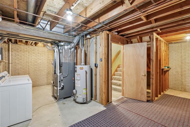 1070 50th Street 4E, West Des Moines, IA 50266