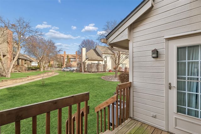 1070 50th Street 4E, West Des Moines, IA 50266