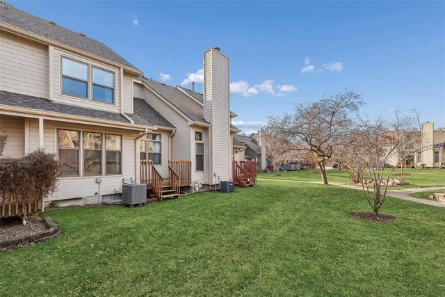 1070 50th Street 4E, West Des Moines, IA 50266