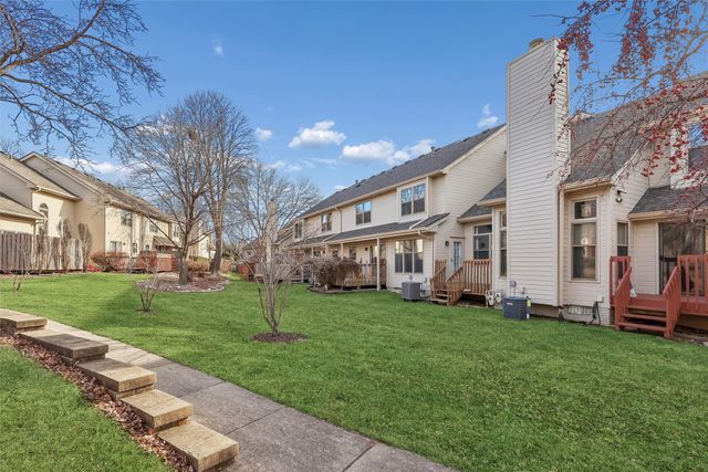 1070 50th Street 4E, West Des Moines, IA 50266