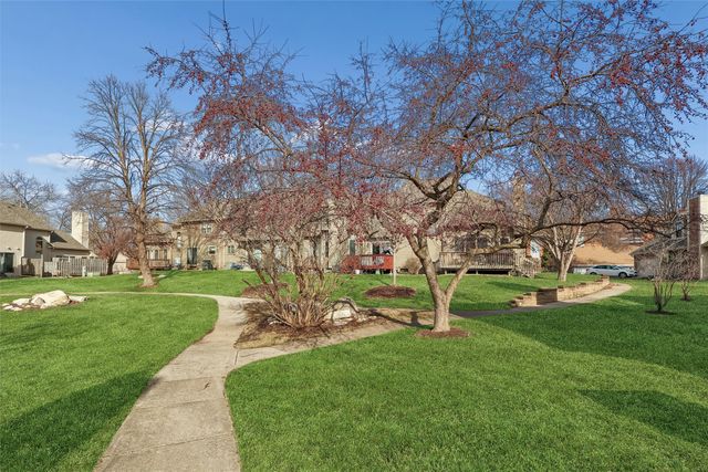 1070 50th Street 4E, West Des Moines, IA 50266