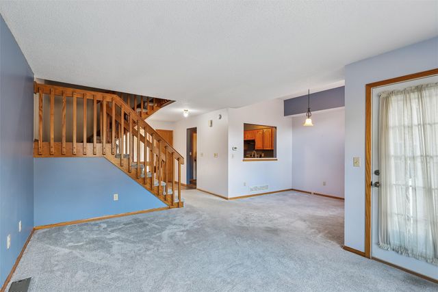 1070 50th Street 4E, West Des Moines, IA 50266