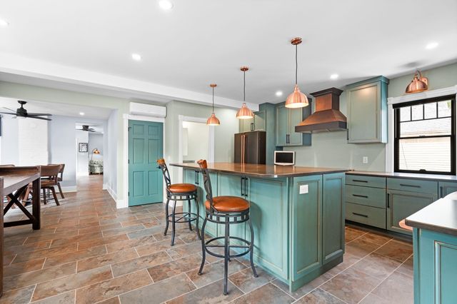 525 Fifth Street, Traverse City, MI 49684