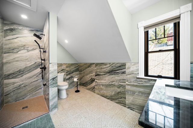 525 Fifth Street, Traverse City, MI 49684