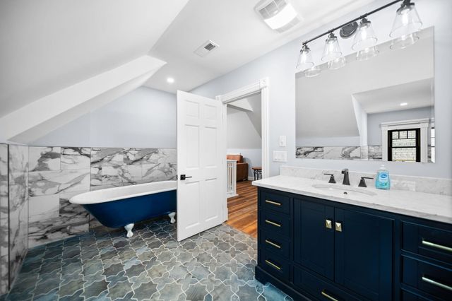 525 Fifth Street, Traverse City, MI 49684