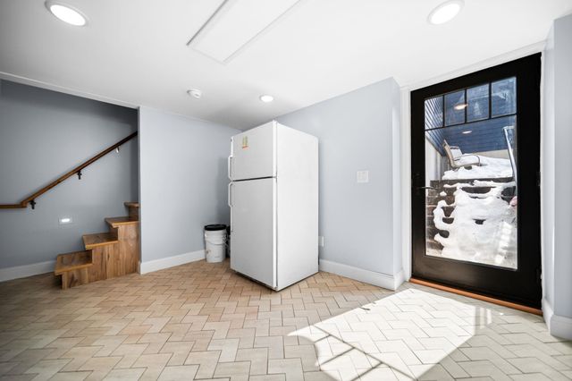 525 Fifth Street, Traverse City, MI 49684