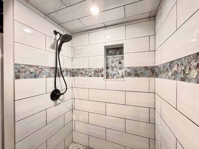 525 Fifth Street, Traverse City, MI 49684