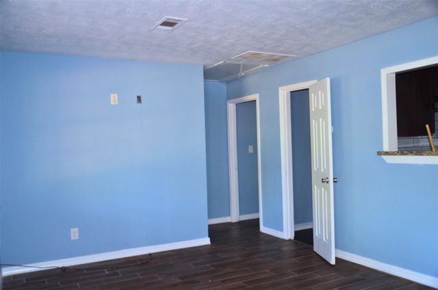 161 Woodman Drive, Cleveland, TX 77328