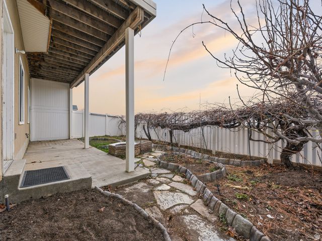 8987 N COTTAGE CANYON DR, Cedar Hills, UT 84062