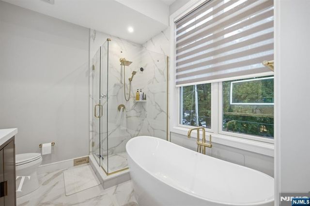 23 Legion Drive 103, Cresskill, NJ 07626