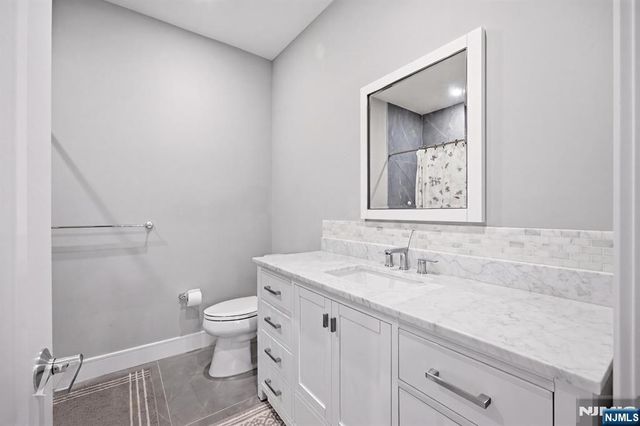 23 Legion Drive 103, Cresskill, NJ 07626