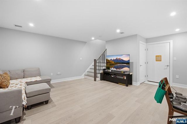 23 Legion Drive 103, Cresskill, NJ 07626