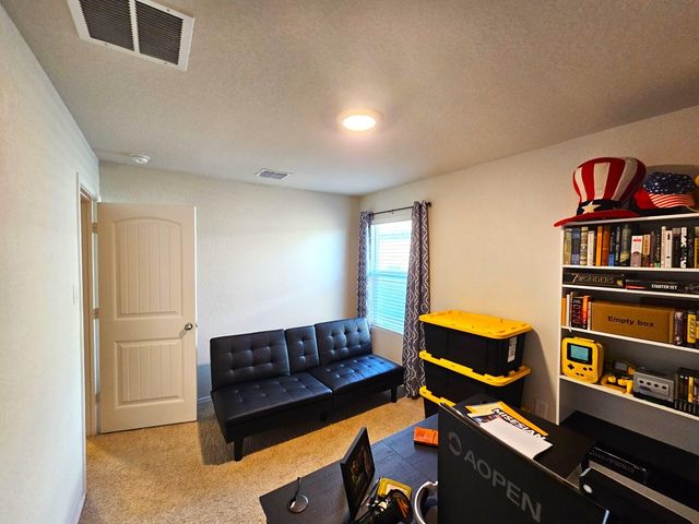 916 Armadillo DR, Seguin, TX 78155