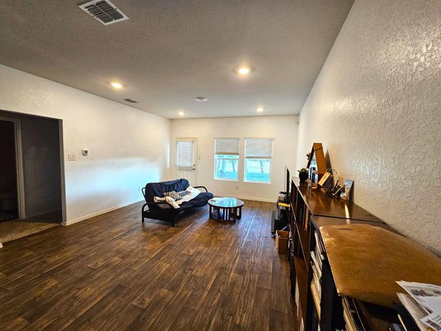 916 Armadillo DR, Seguin, TX 78155