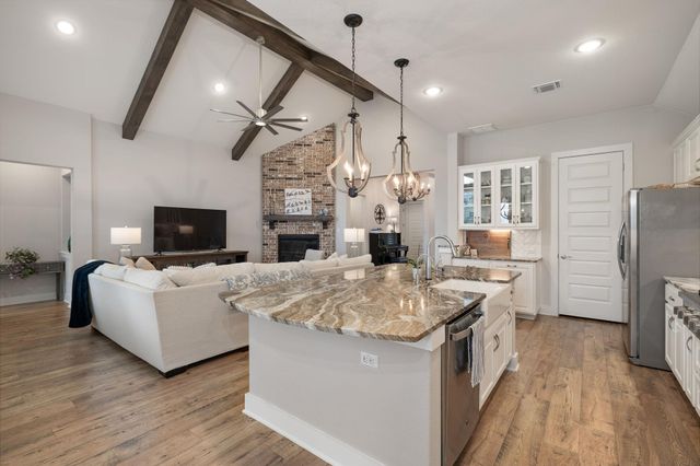 1219 Leaning Oak LN, Georgetown, TX 78628