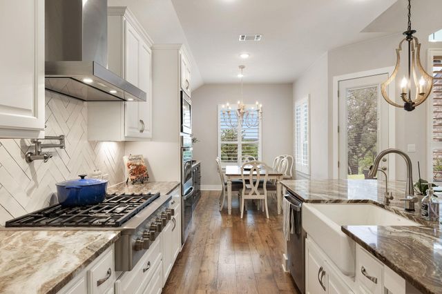 1219 Leaning Oak LN, Georgetown, TX 78628