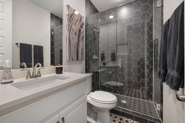 1219 Leaning Oak LN, Georgetown, TX 78628