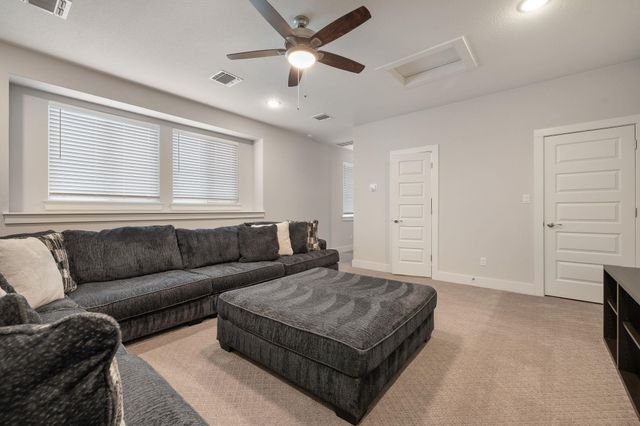 1219 Leaning Oak LN, Georgetown, TX 78628