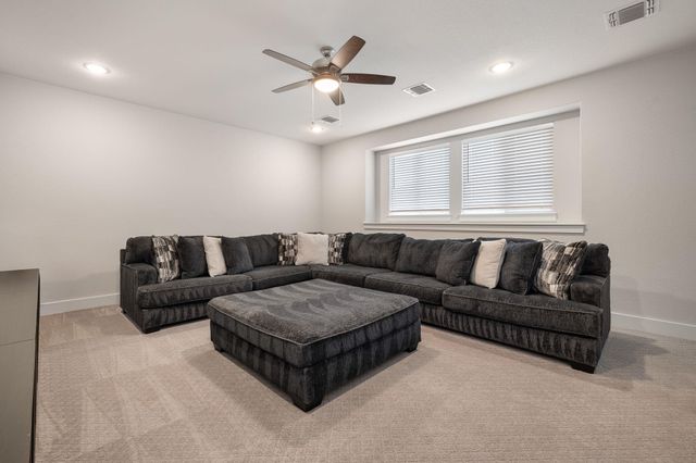 1219 Leaning Oak LN, Georgetown, TX 78628