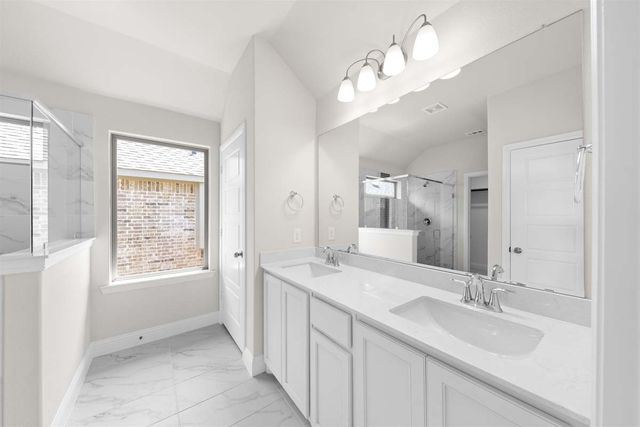 1640 Meadow Crest Drive, Aubrey, TX 76227