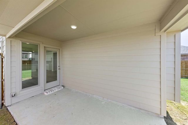 1640 Meadow Crest Drive, Aubrey, TX 76227