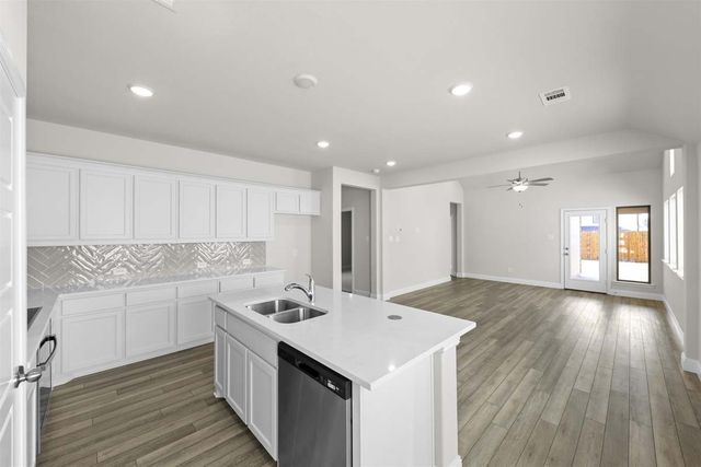 1640 Meadow Crest Drive, Aubrey, TX 76227