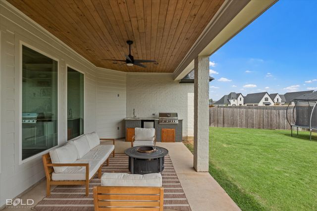 586 Corinth Circle, Bossier City, LA 71111