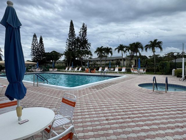 1100 Boxwood Drive 101, Delray Beach, FL 33445