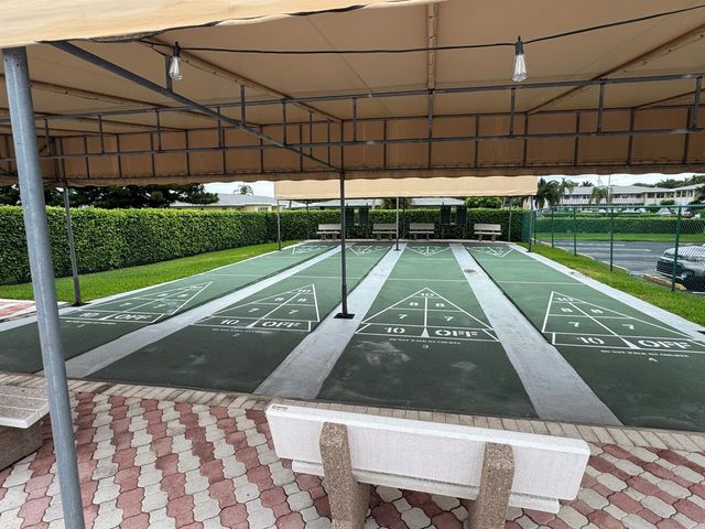 1100 Boxwood Drive 101, Delray Beach, FL 33445