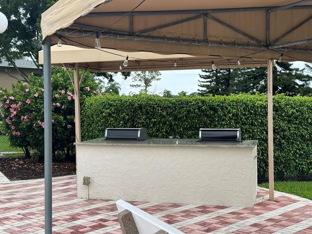 1100 Boxwood Drive 101, Delray Beach, FL 33445