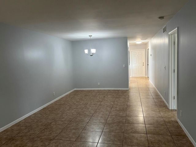 1100 Boxwood Drive 101, Delray Beach, FL 33445