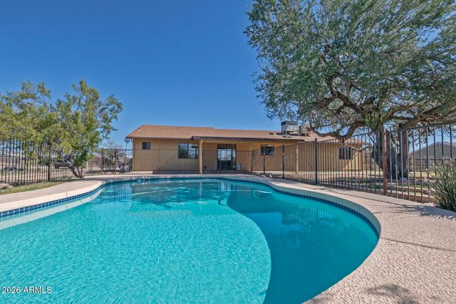 464 N HAWES Road, Mesa, AZ 85207
