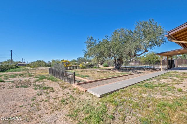464 N HAWES Road, Mesa, AZ 85207