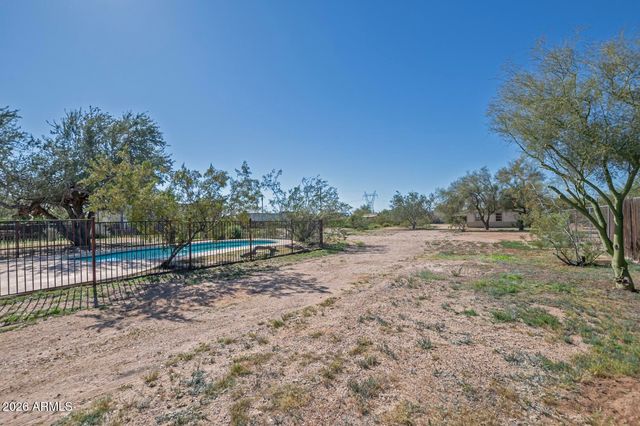 464 N HAWES Road, Mesa, AZ 85207