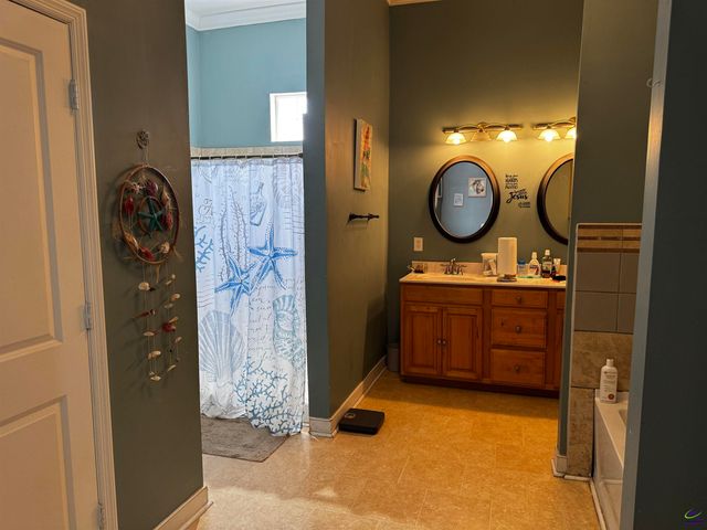 95 S Dooley Street, Hawkinsville, GA 31036