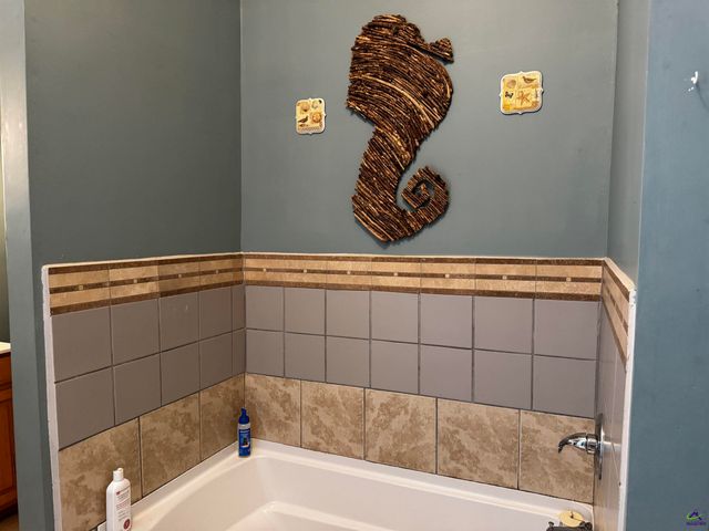 95 S Dooley Street, Hawkinsville, GA 31036