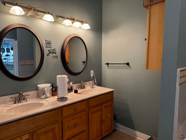 95 S Dooley Street, Hawkinsville, GA 31036