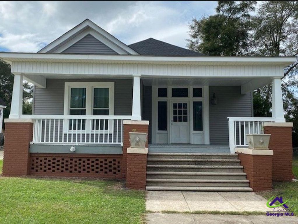 95 S Dooley Street, Hawkinsville, GA 31036