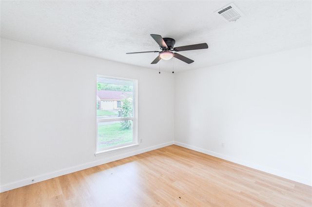 11726 N Willow Circle, Houston, TX 77071