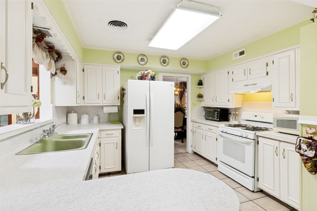 1123 Waterford Drive, Dallas, TX 75218