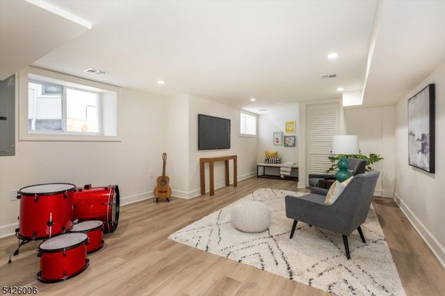 181 Valley Rd, Montclair Twp., NJ 07042