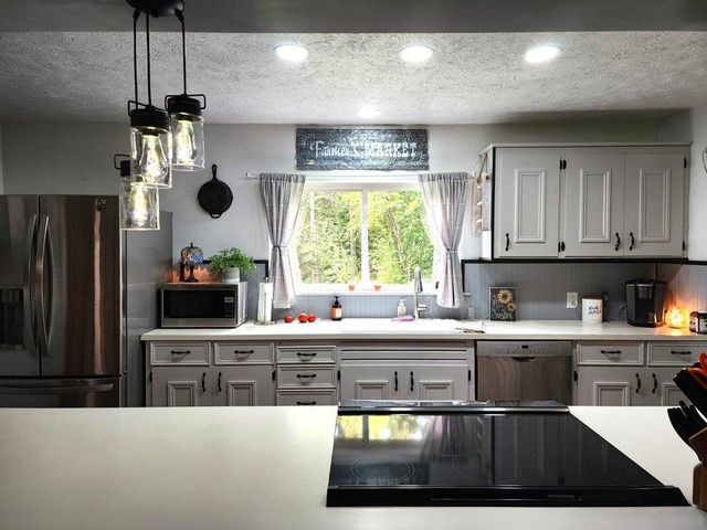 451 Monumental Rd, Colville, WA 99114