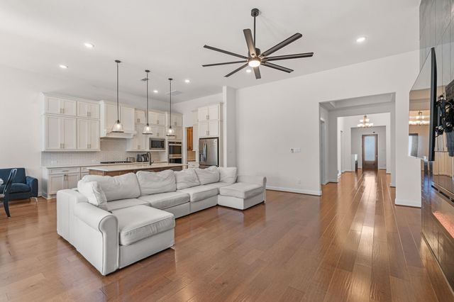 1906 Delta Oaks Drive, Missouri City, TX 77459