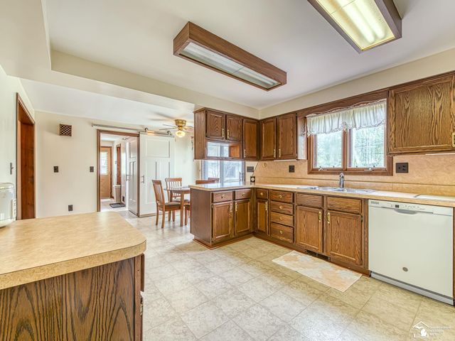 11952 Grafton Road, Carleton, MI 48117