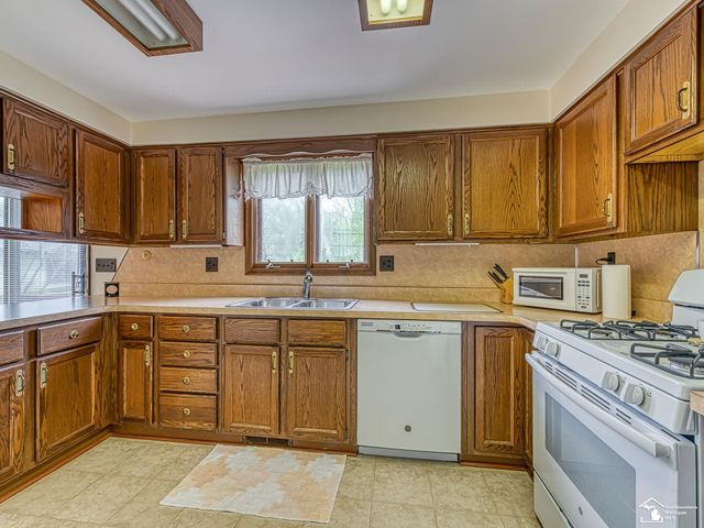 11952 Grafton Road, Carleton, MI 48117