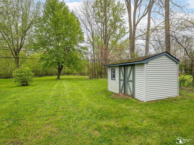11952 Grafton Road, Carleton, MI 48117