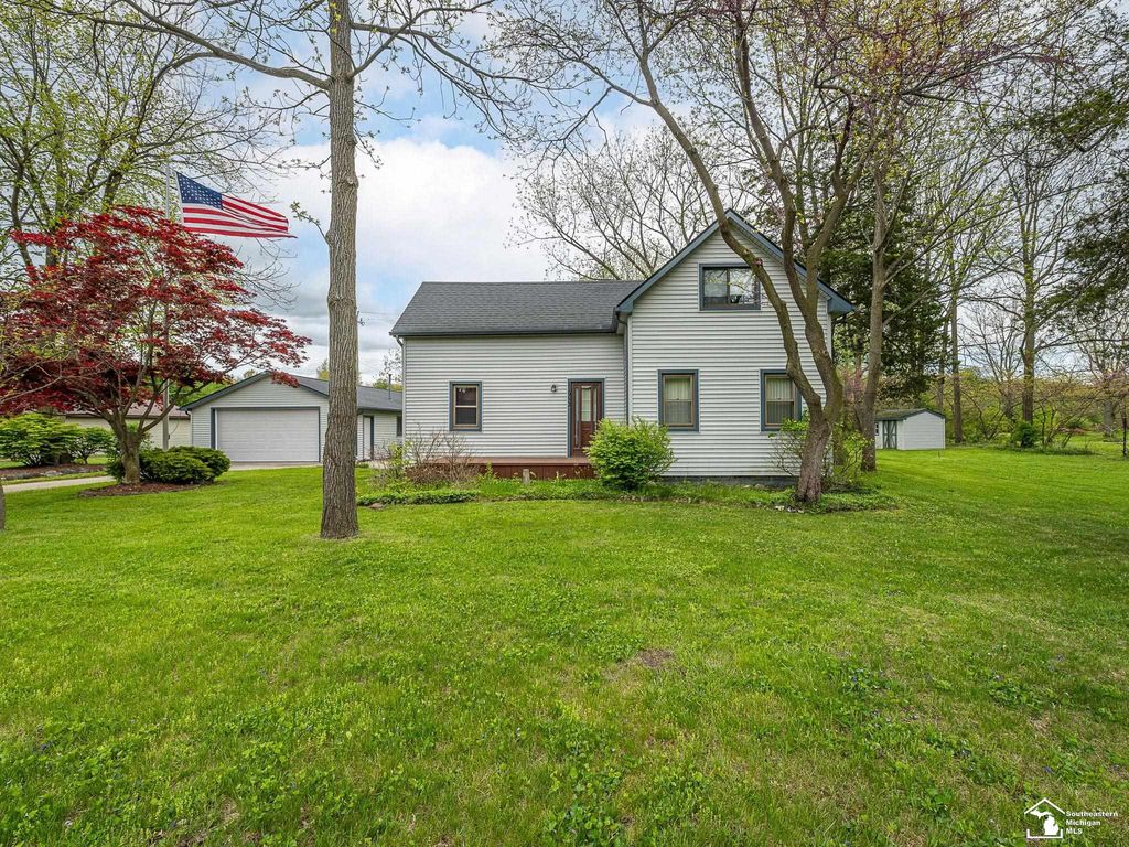 11952 Grafton Road, Carleton, MI 48117