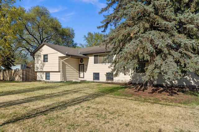 11500 Douglas Drive N, Champlin, MN 55316