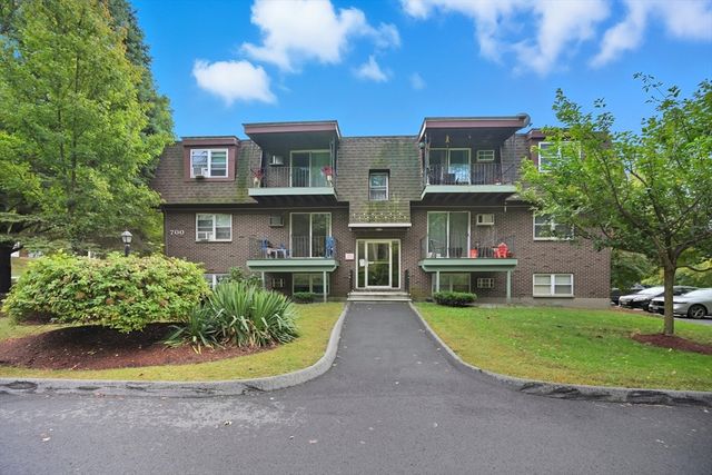 700 Robbins Ave 6, Dracut, MA 01826