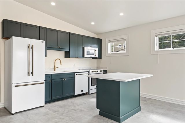 905 North Main Street 201, Providence, RI 02903